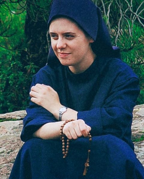 File:Hermana Clare - Rosario.jpg